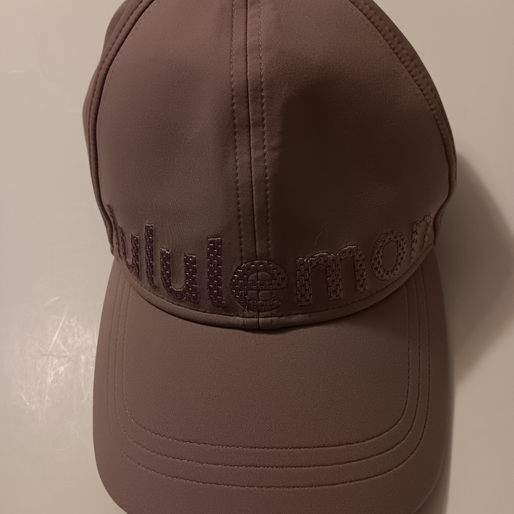 Lululemon Adjustable Hat Gray Color Preowned Exce… - image 1